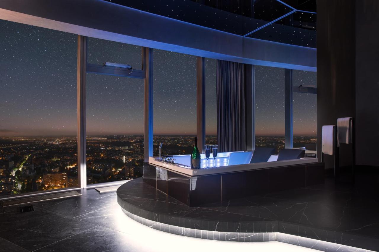 Апартаменти In The Sky - W Sky Tower