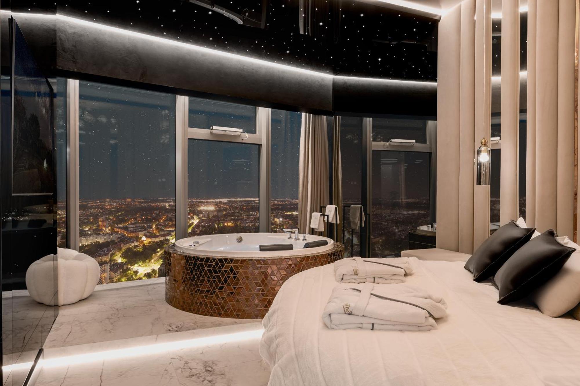 In The Sky - W Sky Tower Апартаменти