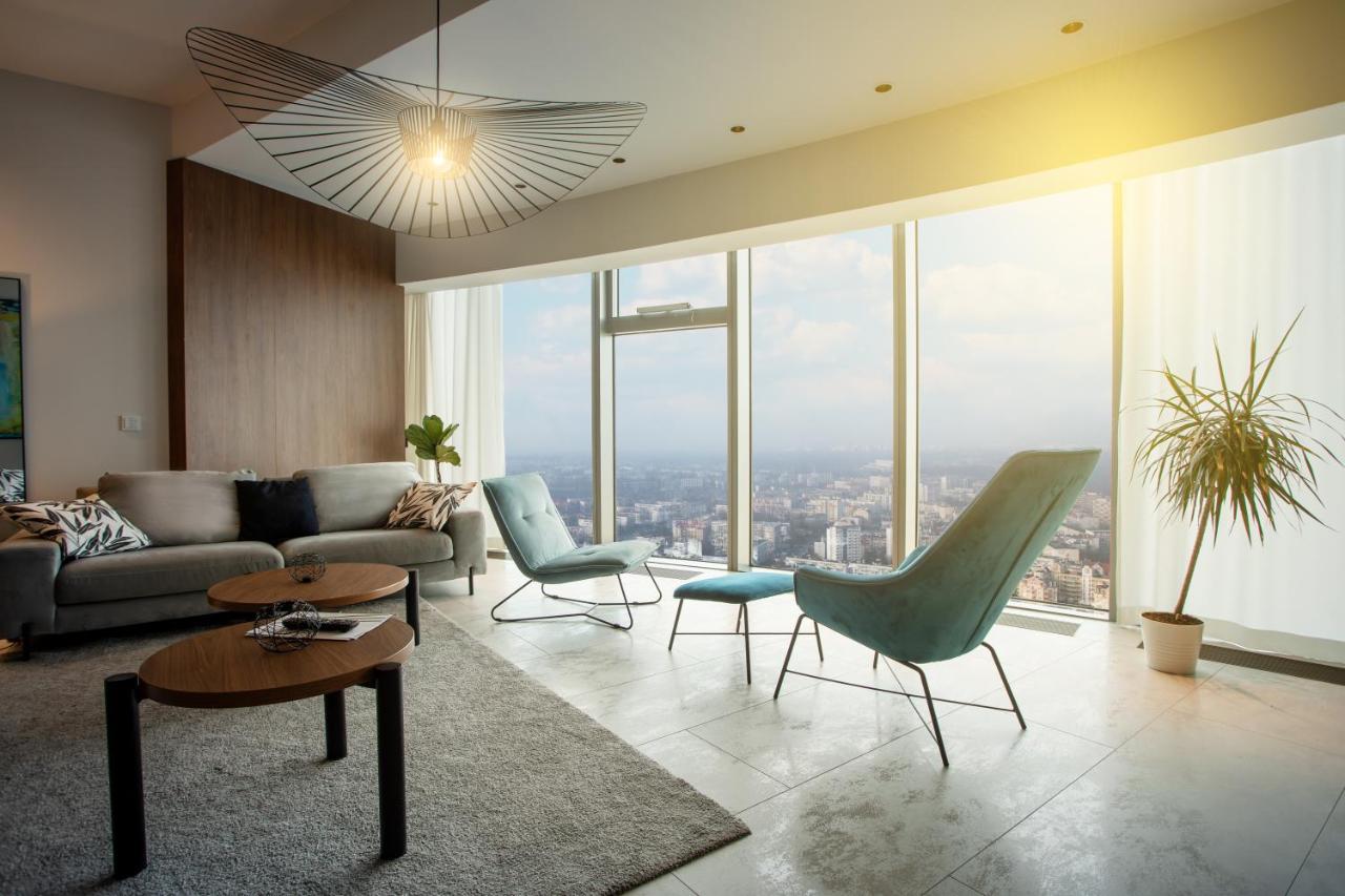 Apartment In The Sky - W Sky Tower