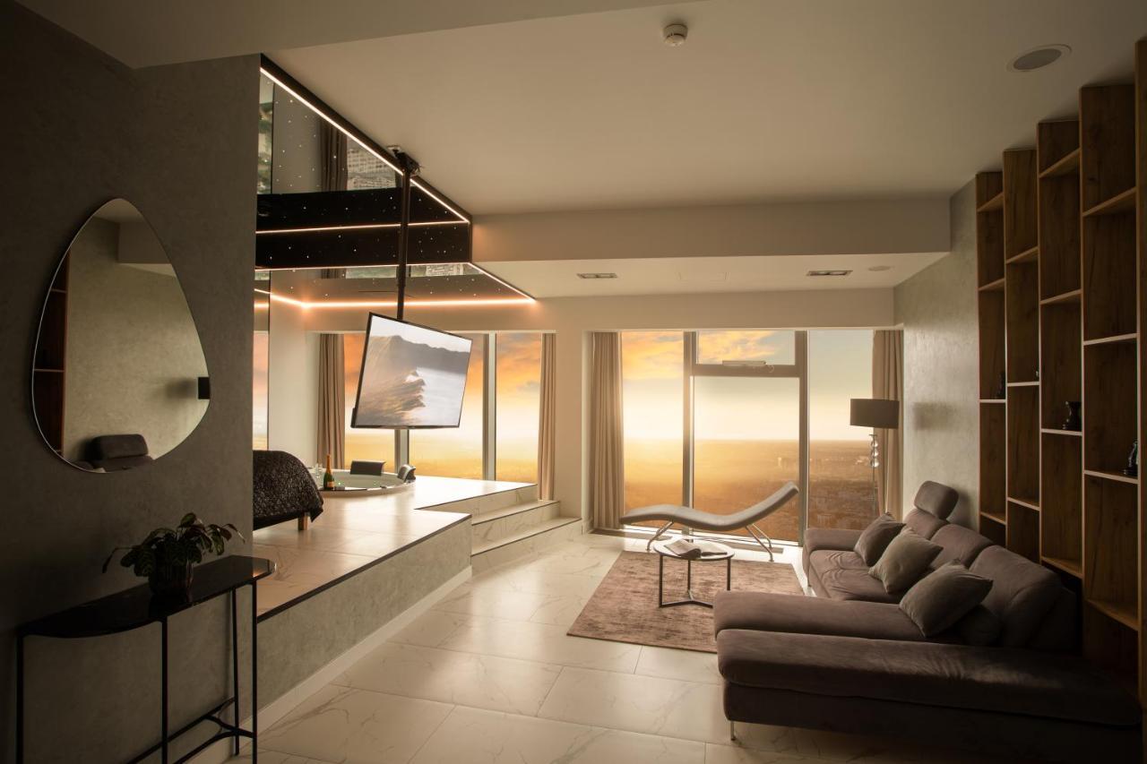 Apartment In The Sky - W Sky Tower Breslau