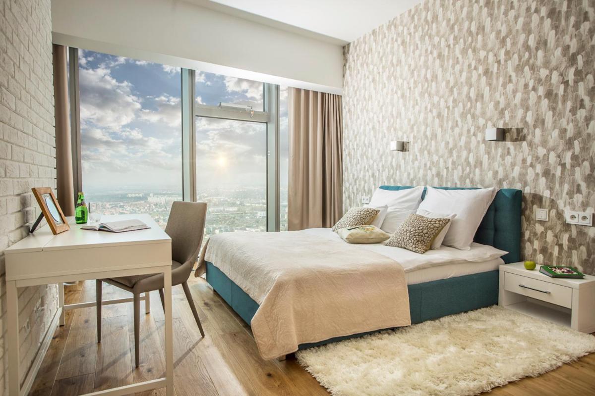 Apartment In The Sky - W Sky Tower